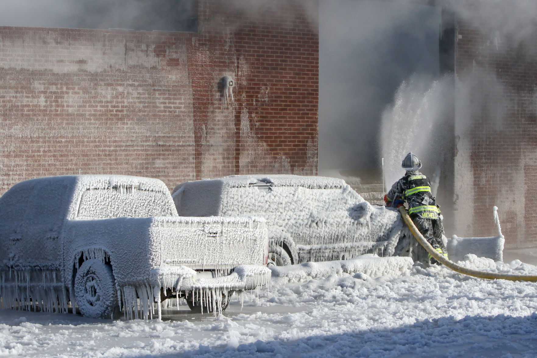 early morning Hammond fire on Hohman